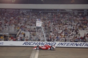 Scott Dixon komt als eerste over de eindstreep in Richmond