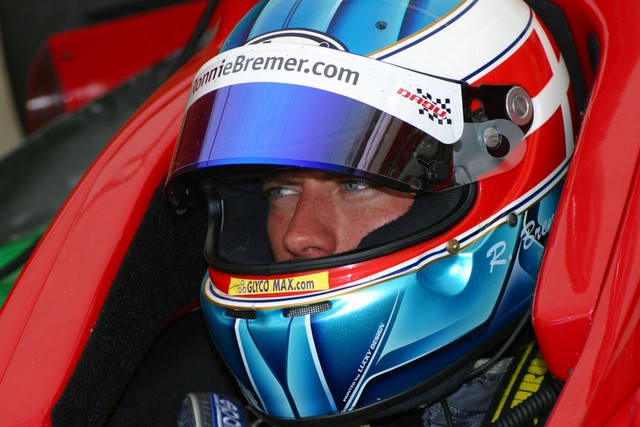 Ronnie Bremer tijdens zijn eerste test voor HVM Racing