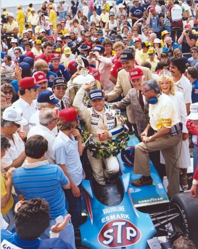 Gordon Johncock wint de Indianapolis 500 van 1982
