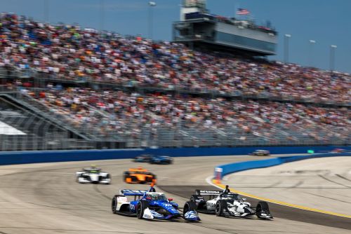Rinus VeeKay in gevecht met Louis Foster, Milwaukee Mile