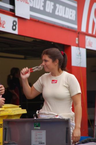 Katherine  Legge, Zolder