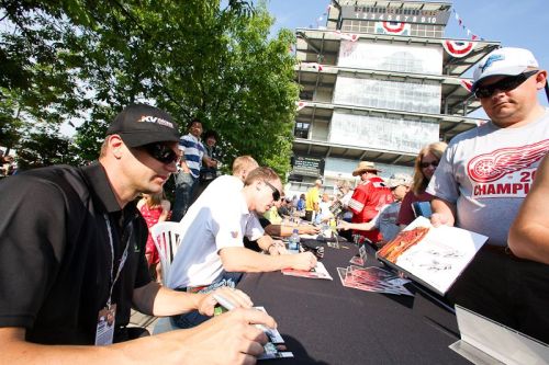 Townsend Bell, Saturday Autograph session Indianapolis Speedway