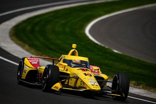 Alex Palou traint voor de Indy 500