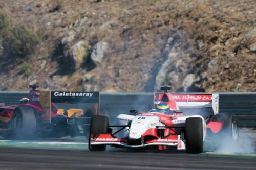 Sebastien Bourdais toont de ouderwetse donuts
