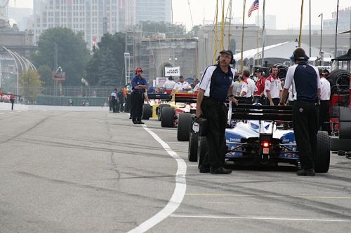Het Indy Lights veld in de pitstraat van Toronto