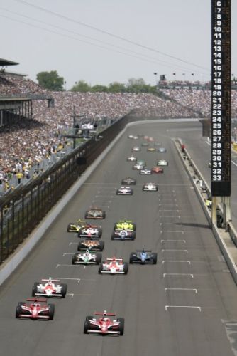De start van de 92ste Indianapolis 500