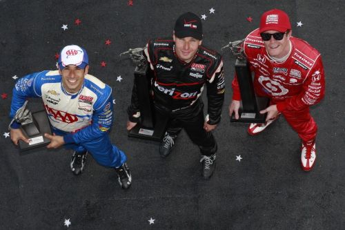 Helio Castroneves, Will Power en Scott Dixon op het podium van het Barber Motorsports Park