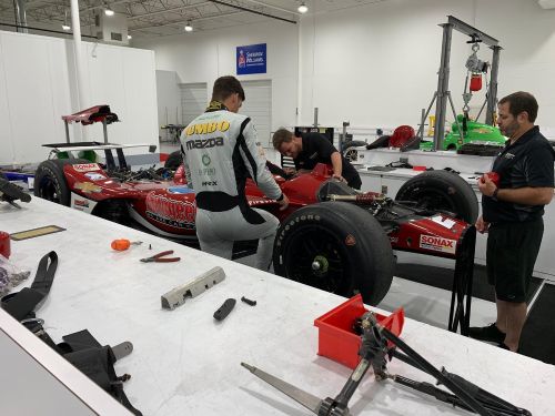 Rinus VeeKay past een stoeltje bij Ed Carpenter Racing