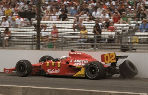 Graham Rahal crashte in Indianapolis