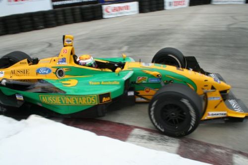 Will Power door de hairpin in Long Beach
