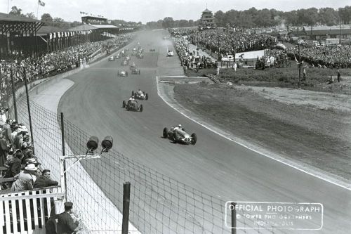 De start van de Indianapolis 500 in 1947