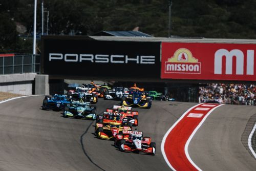 Scott McLaughlin leidt de start op Laguna Seca