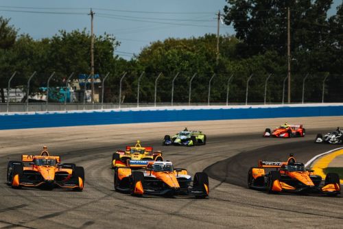 McLaren coureurs Christian Lundgaard, Nolan Siegel en Pato O