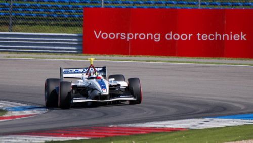 Oriol  Servia, Assen