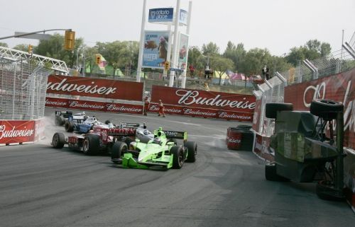 Alex Tagliani gaat op twee wielen op Toronto