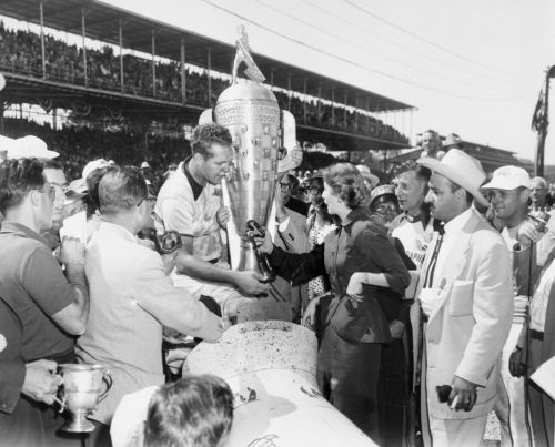 Troy Ruttman wint de Indy 500 in 1952