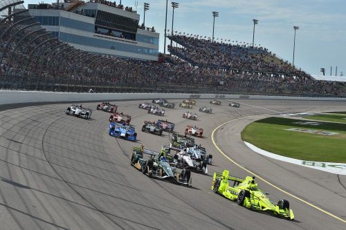Simon Pagenaud leidt de start op de Iowa Speedway