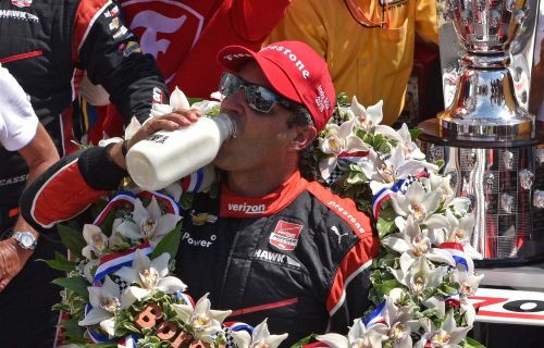 Juan Pablo Montoya wint de Indianapolis 500