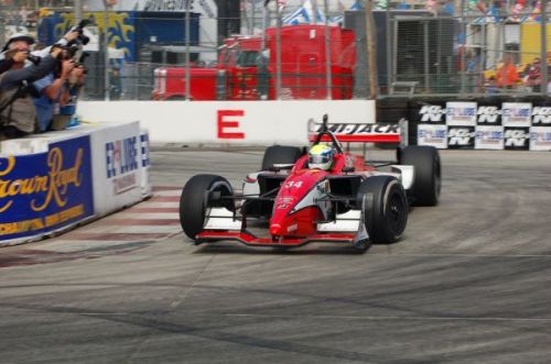 Charles Zwolsman door de hairpin in Long Beach
