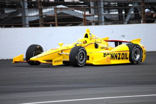 Helio Castroneves op 