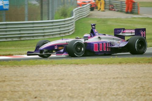 Katherine  Legge, Zolder