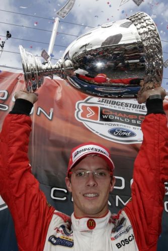 Sebastien Bourdais is voor het derde jaar in rij Champ Car kampioen