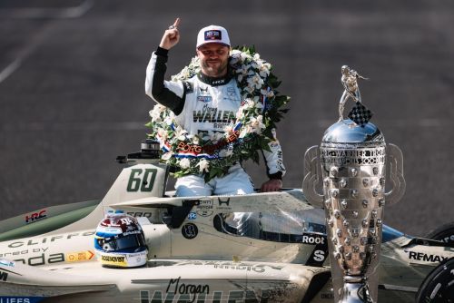 Overwinnings foto Felix Rosenqvist na de 2026 Indy 500