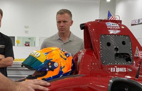 Rinus VeeKay past een stoeltje bij Ed Carpenter Racing