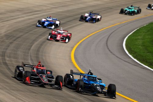Scott McLaughlin in gevecht met Kyle Kirkwood op de Nashville Superspeedway