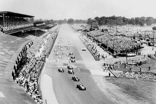De start van de 1953 Indianapolis 500