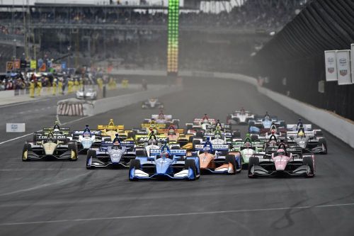 Felix Rosenqvist leidt de start van de IndyCar Grand Prix of Indianapolis