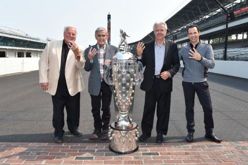 Viervoudig Indy 500 winnaars A. J. Foyt, Al  Unser, Rick  Mears en Hélio Castroneves