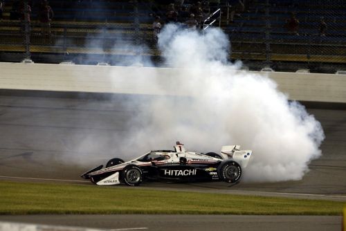 Josef Newgarden wint op de Iowa Speedway