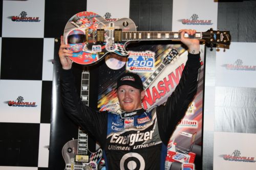 Scott Dixon celebrates victory, Nashville