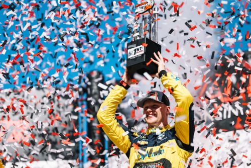 Christian Rasmussen zegeviert op de Milwaukee Mile
