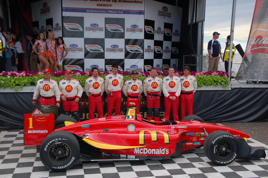 Newman/Haas/Lanigan viert overwinning in Edmonton