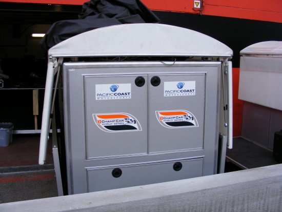 De Pacific Coast Motorsports timing stand is nog niet helemaal opgezet