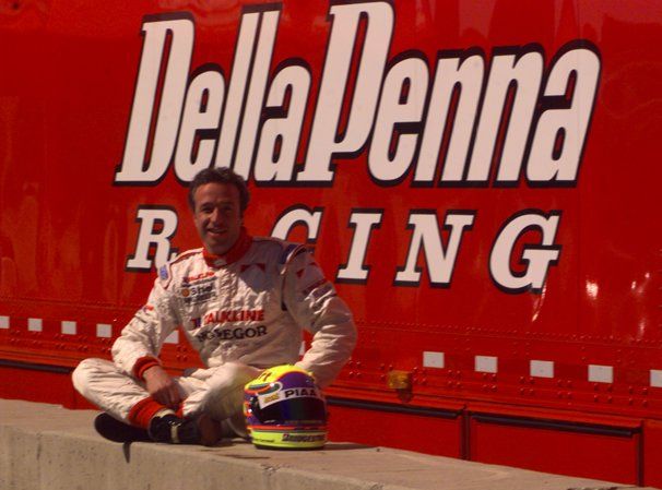 Tom Coronel bij de truck van Della Panna Motorsports