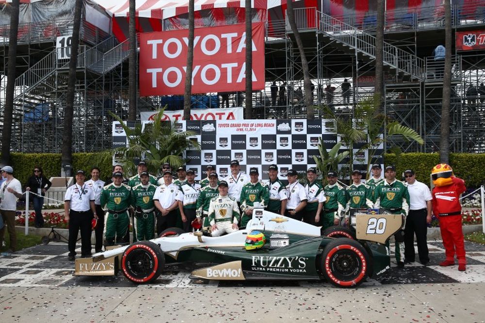 Mike Conway wint in Long Beach