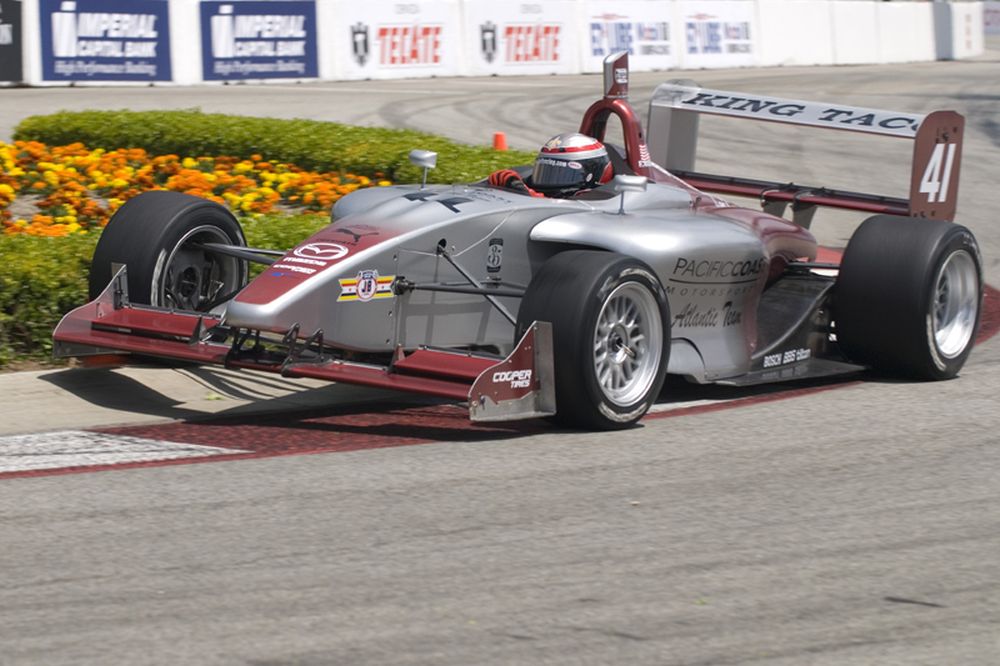 Frankie  Muniz, Long Beach