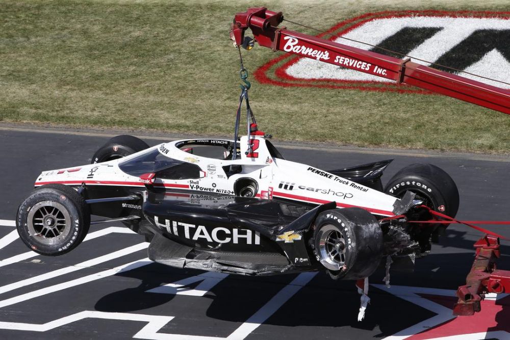 De gecrashte bolide van Josef Newgarden, Iowa Speedway