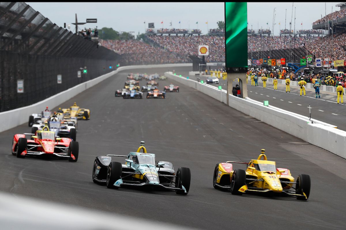 Alex Palou passeert Alexander Rossi, Indianapolis