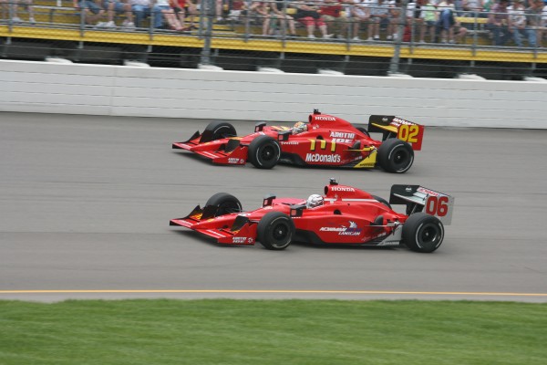 Robert Doornbos in gevecht met Graham Rahal, Iowa Speedway