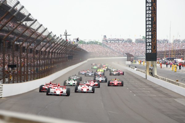 De start van de 2009 Indianapolis 500