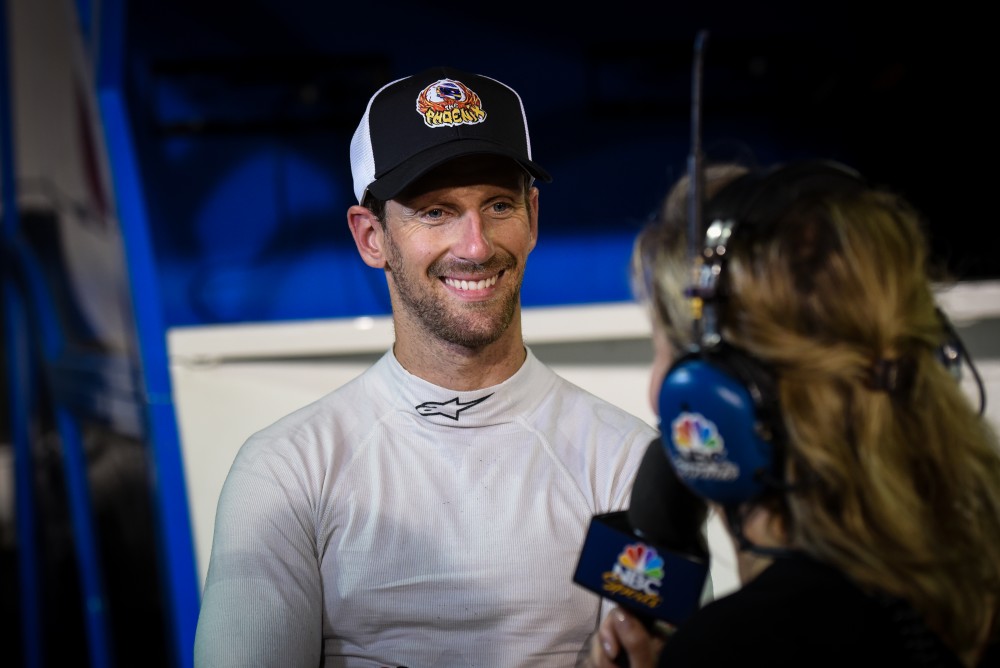 Romain Grosjean wordt geïnterviewd door NBC Sports