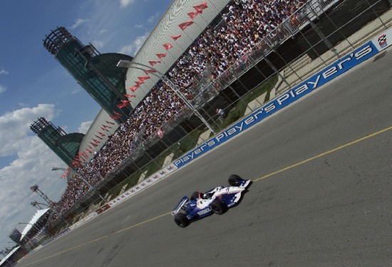 Michael Andretti door de straten van Toronto in 2001