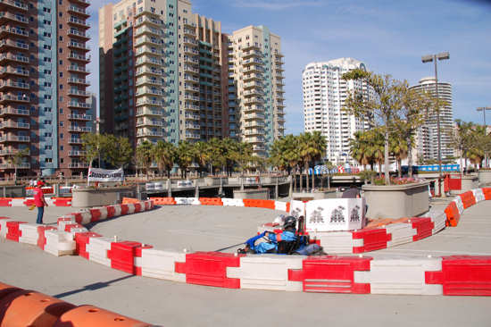 Long Beach, kartbaan op bovendek parkeergarage