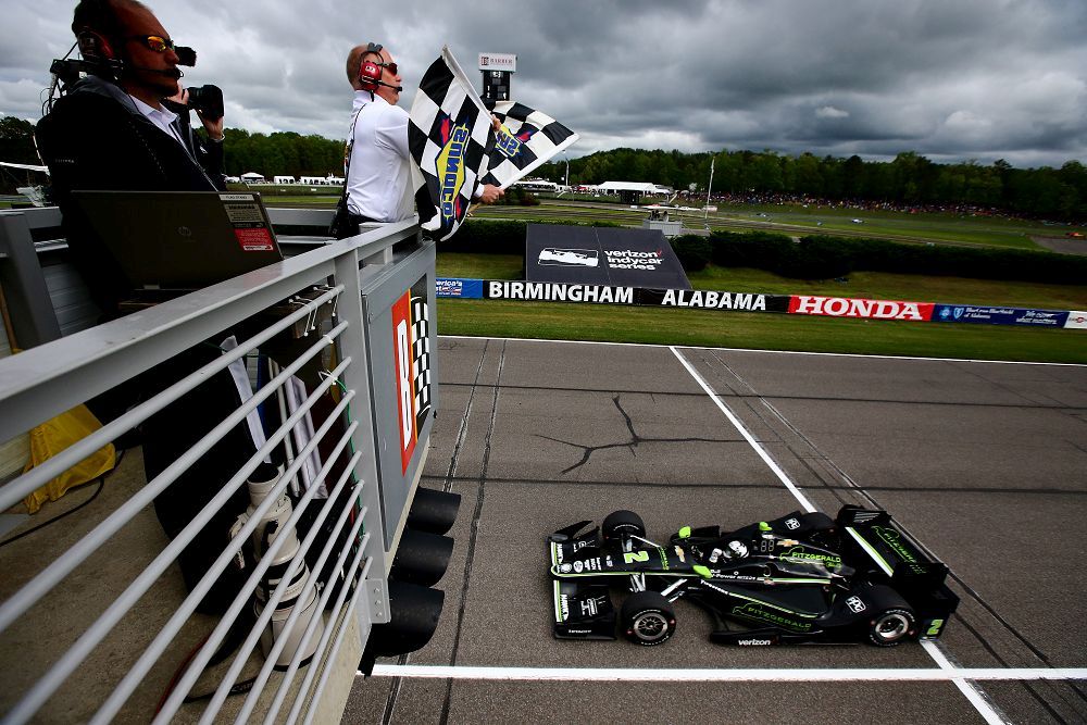 Josef Newgarden wint op Barber Motorsports Park!