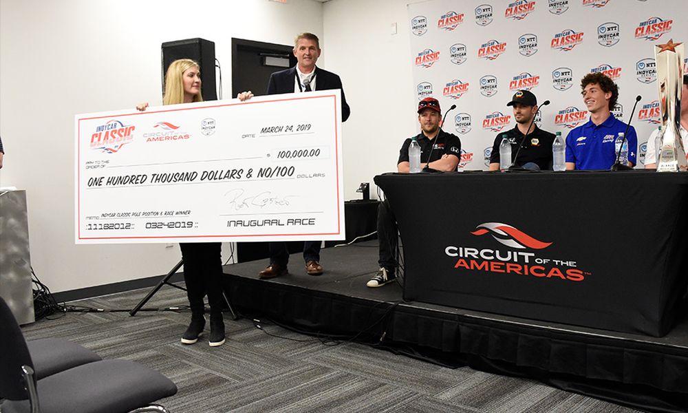 De cheque van $100,000 van Circuit of The Americas