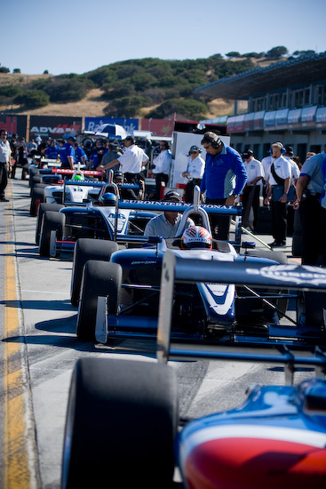 Wagens staan klaar in de pitlane, Laguna Seca